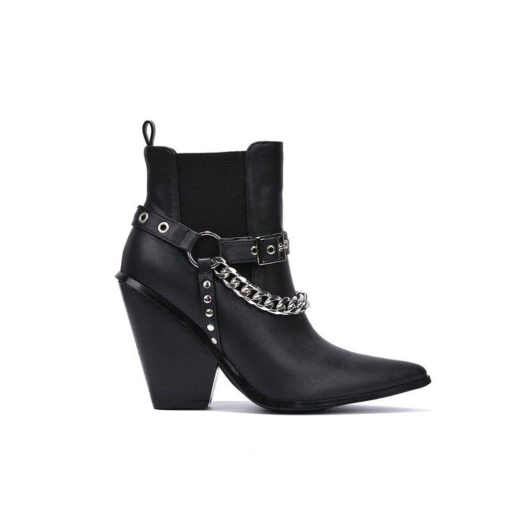 Cape Robbin Dimitri Chain Detailed Ankle Western Black Women Boots Size 8 NEW